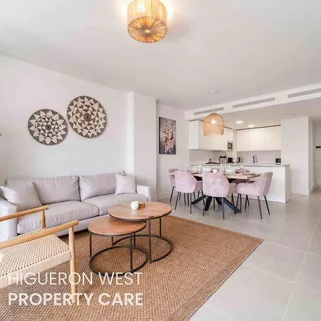 Lomas Collection - The Family Garden By Hwpc Apartment *
